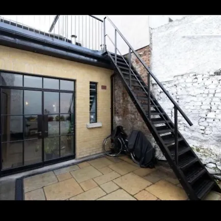 펜션 Quirky House