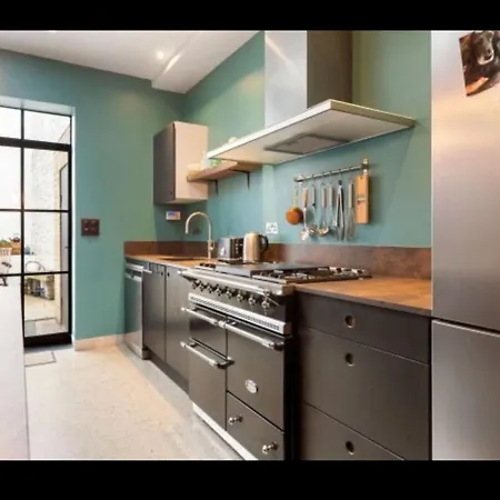 Quirky House 펜션 *